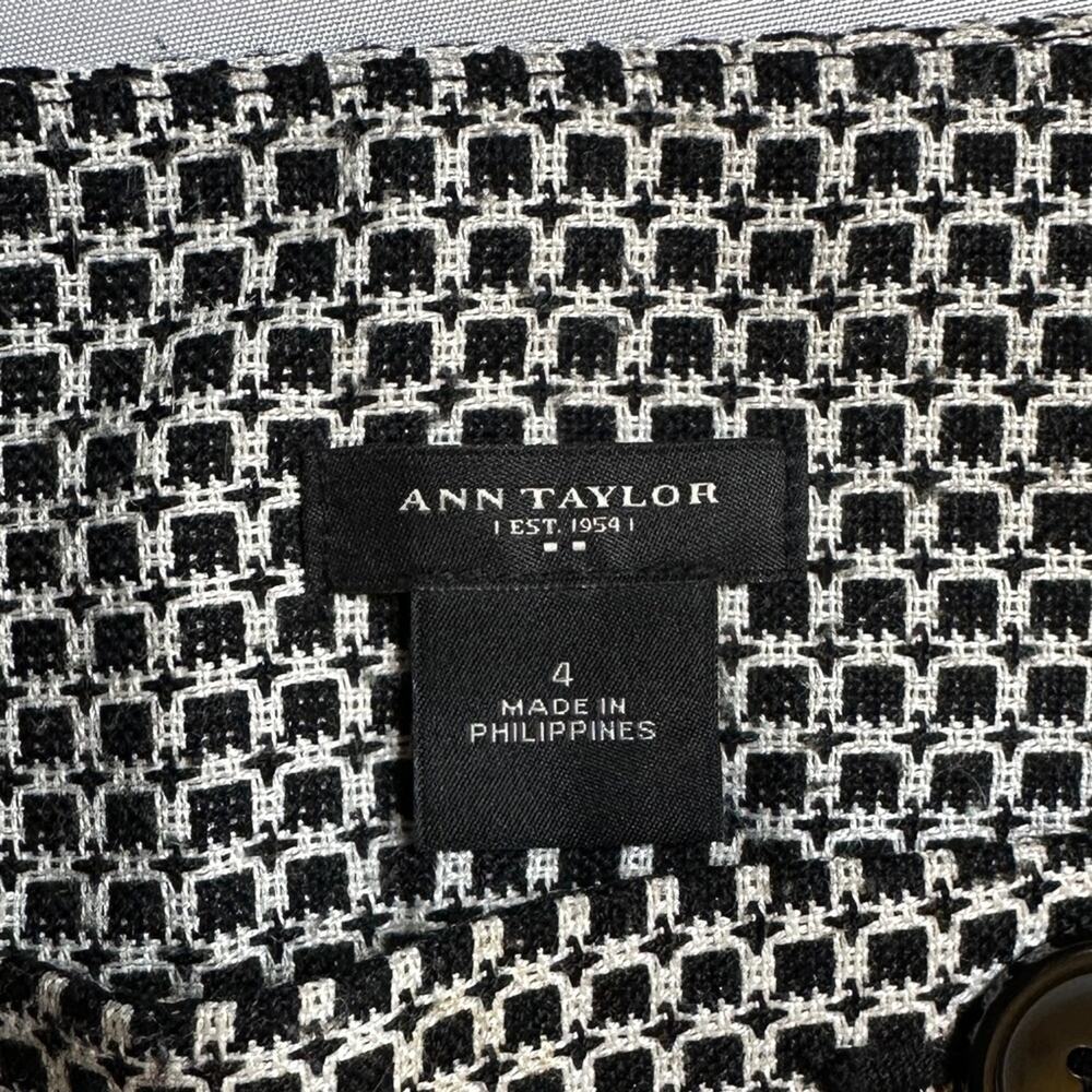 Ann Taylor Tweed Mini Skirt Womens 4 Black White Mod Parisian Button Detail - Picture 4 of 8